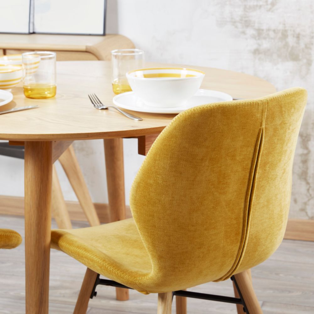Chaise tissu soft touch moutarde