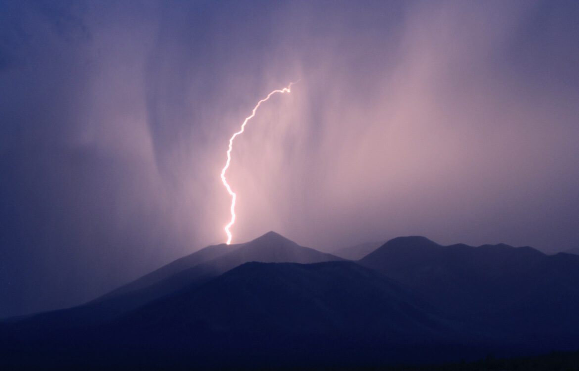 Eclair lors d'un orage en montagne