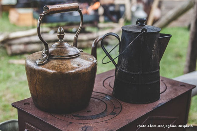 Brocante-vieux réchaud bois et theiere