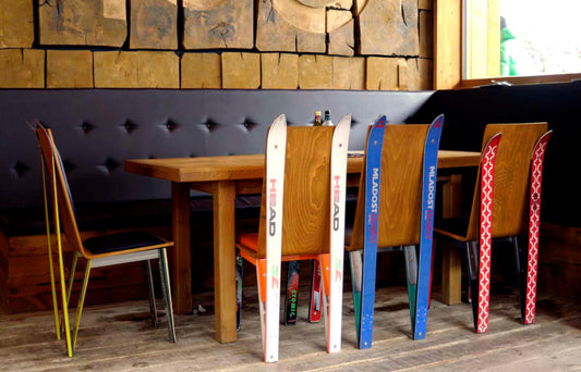 Déco montagne : recycler les skis usagés