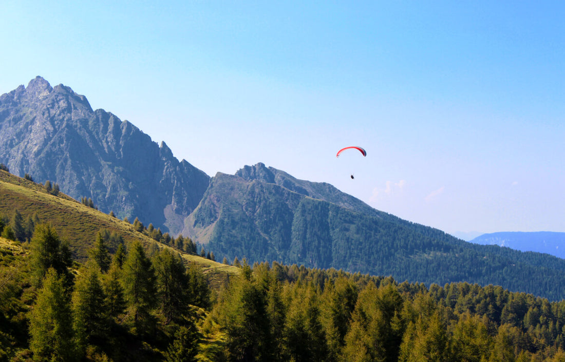 Activite phare de montagne en ete : le parapente